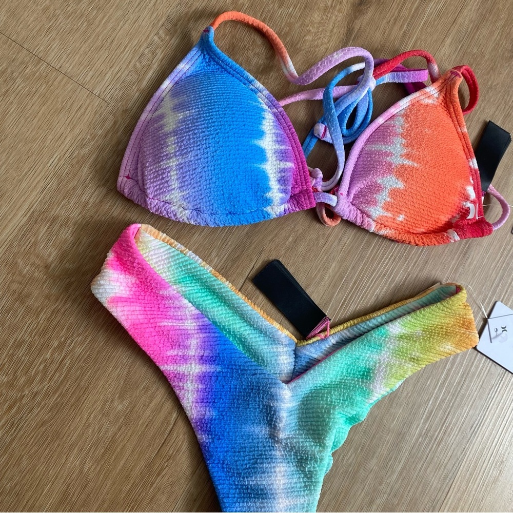 Hurley Juniors' Ombre Tie-Dyed Triangle Bikini Top & V-Front Skimpy Bottoms - Picture 2 of 6